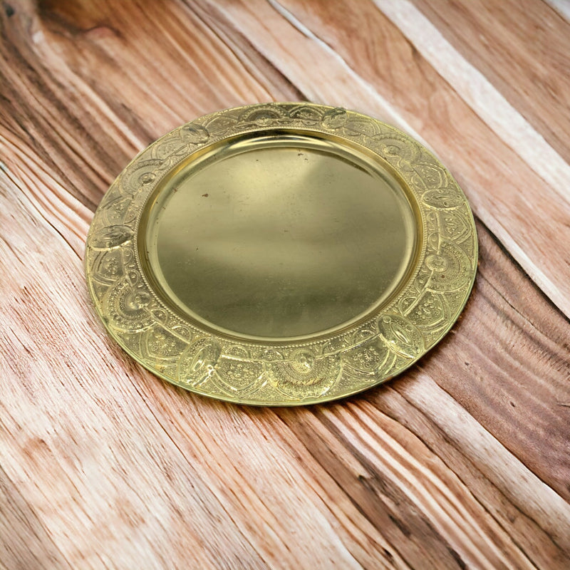 Round Embossed Design Serving Tray
