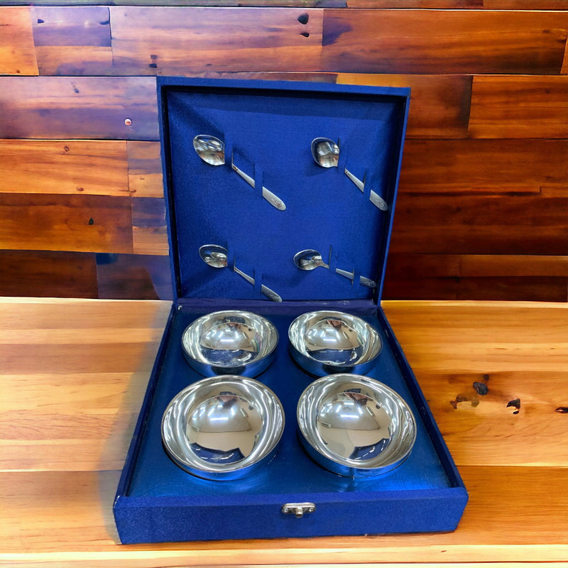Square Royal Hamper Box with 4 Sets of Bowls & Spoons