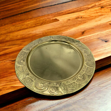 Round Embossed Design Serving Tray