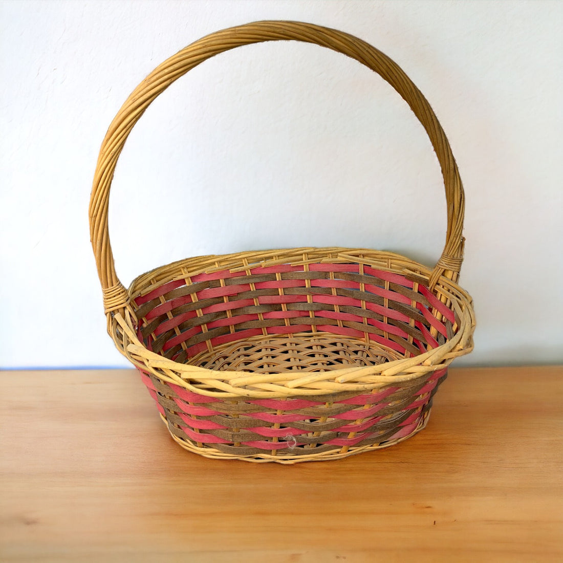 Round Handcrafted Single Basket with Handle