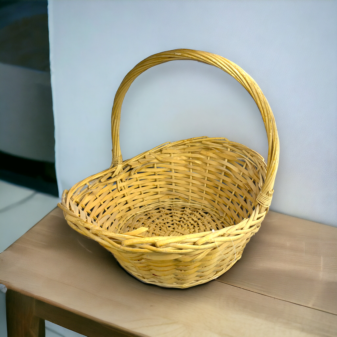 Round Shape Single Bamboo Basket with Handle